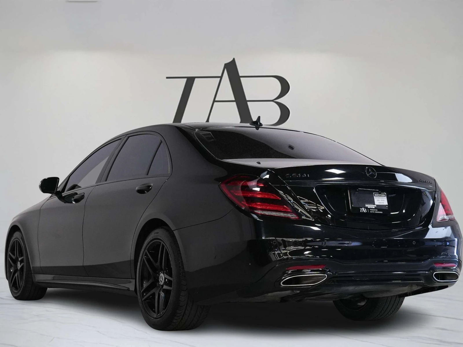 Mercedes-Benz S 560 * | AMG PKG | PREMIUM & SPORT PKG | 19 IN * CARFAX, снимка 5 - Автомобили и джипове - 56073107