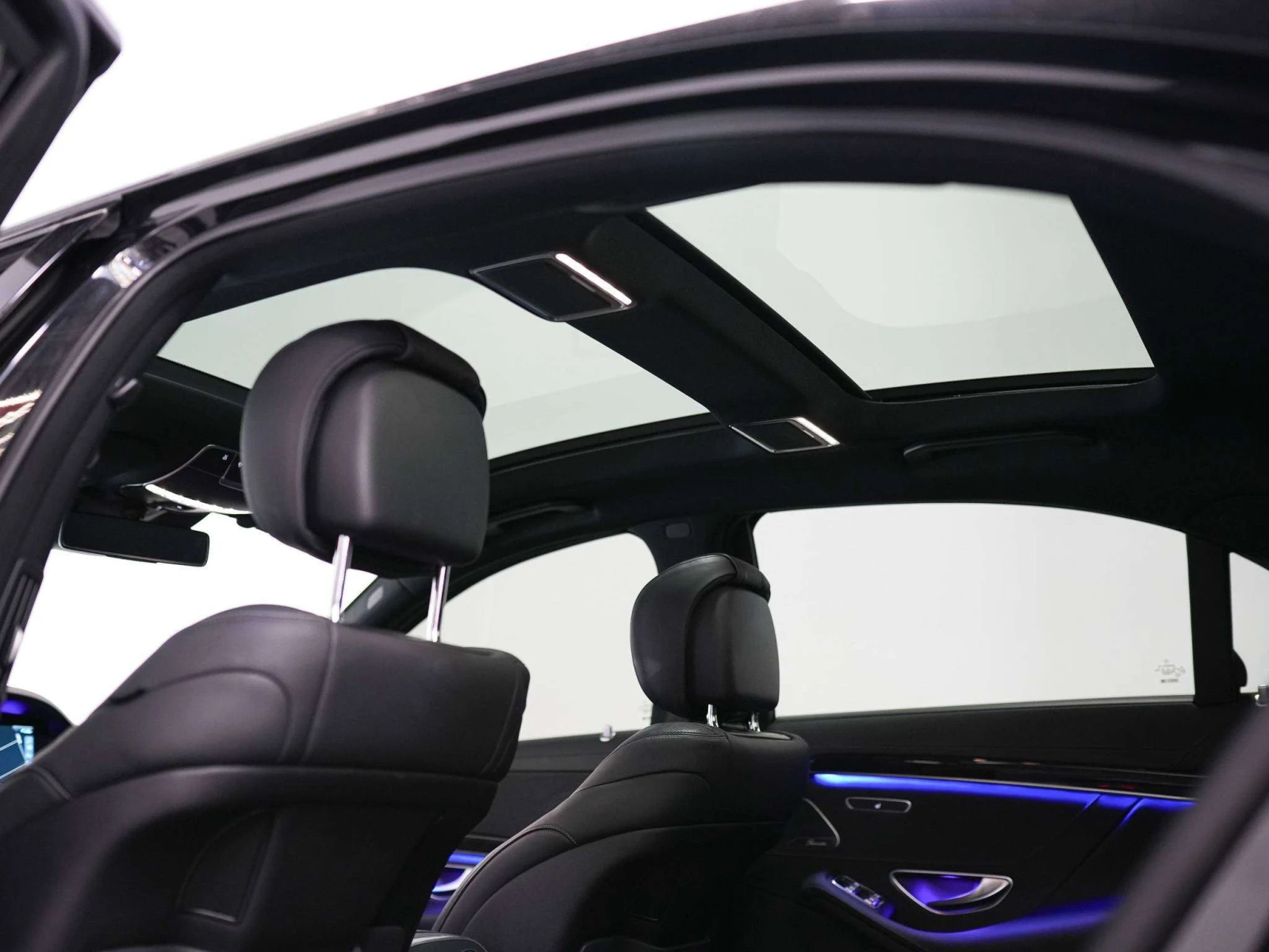 Mercedes-Benz S 560 * | AMG PKG | PREMIUM & SPORT PKG | 19 IN * CARFAX, снимка 15 - Автомобили и джипове - 56073107