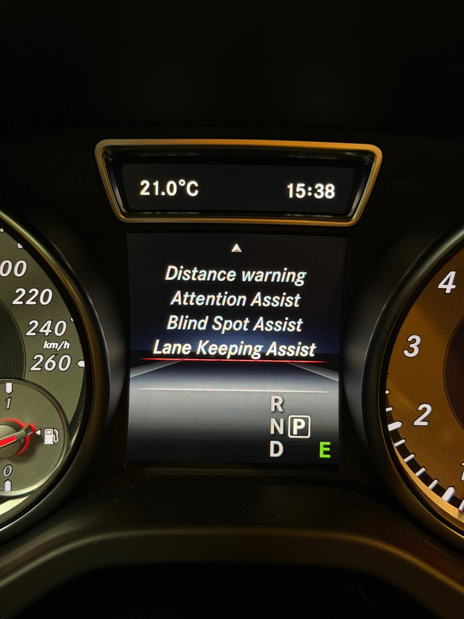 Mercedes-Benz CLA 250 AMG 4 Matic , снимка 16 - Автомобили и джипове - 56181802