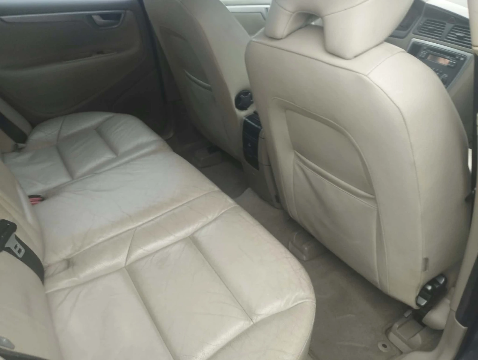 Volvo V70, снимка 12 - Автомобили и джипове - 56575437