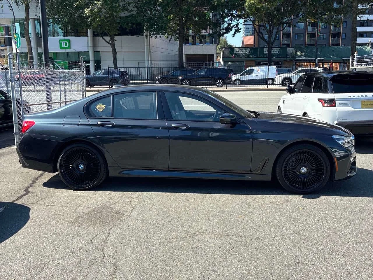 BMW 750 * XDRIVE * CARFAX * 52k km *  | Mobile.bg � ����������� 4