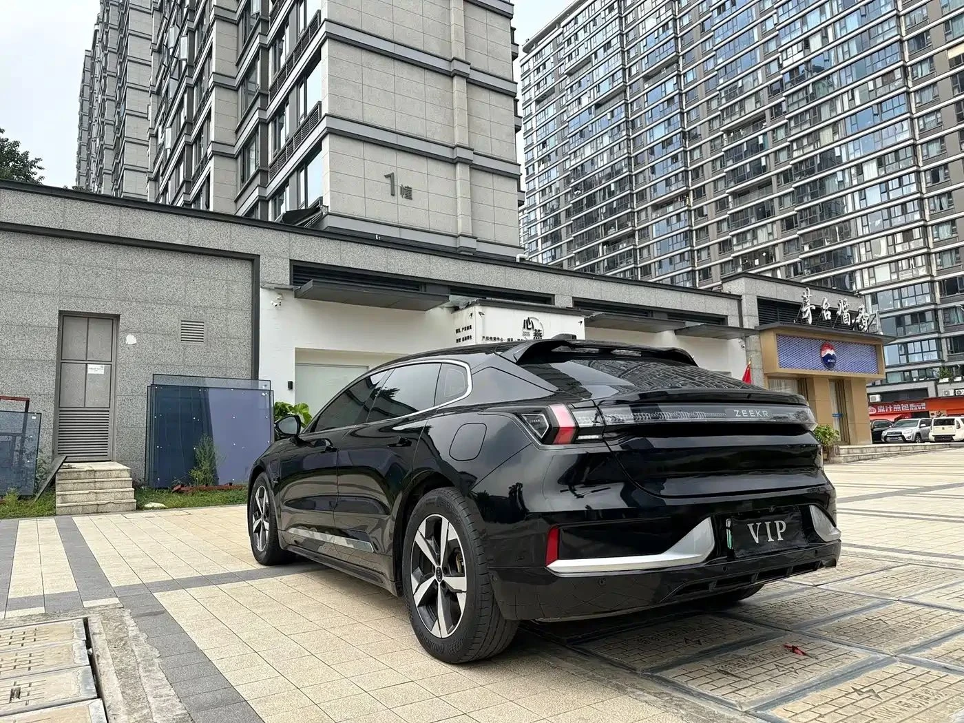 Zeekr 001, снимка 2 - Автомобили и джипове - 56685973