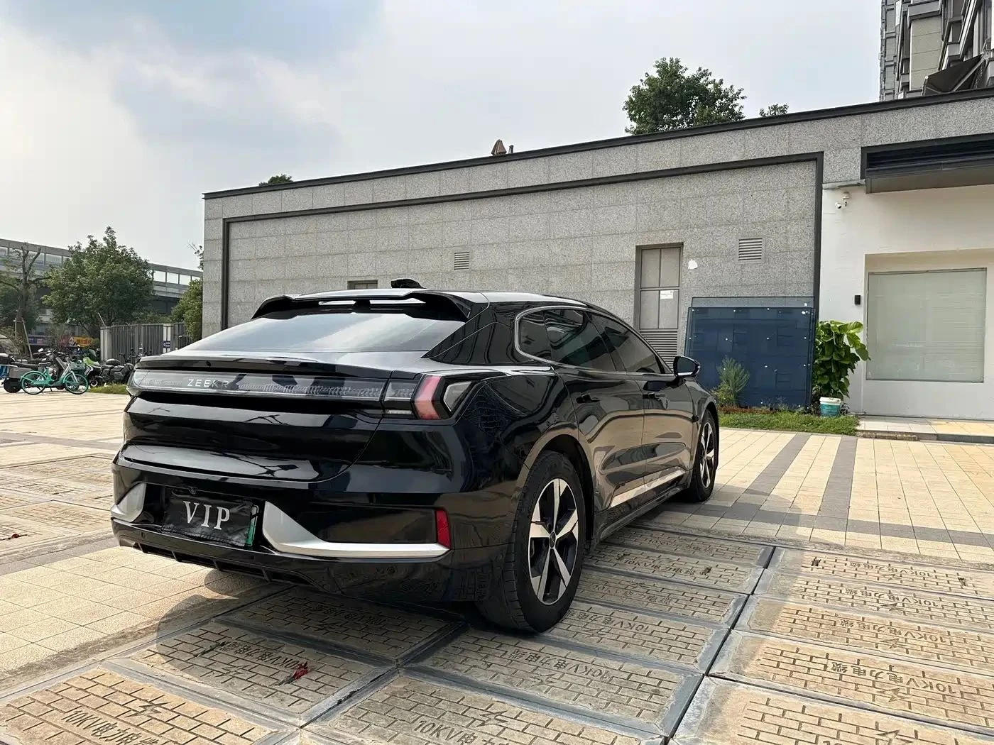 Zeekr 001, снимка 4 - Автомобили и джипове - 56685973