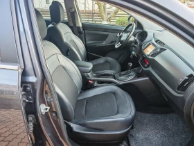 Kia Sportage 2.0CRDI-4x4-КОЖА-НАВИГАЦИЯ-, снимка 9