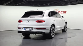 Bentley Bentayga 4.0 V8* ЛЮК* ОБДУХВАНЕ* МАСАЖ* HUD* 360* КРАЙНА ЦЕ, снимка 2