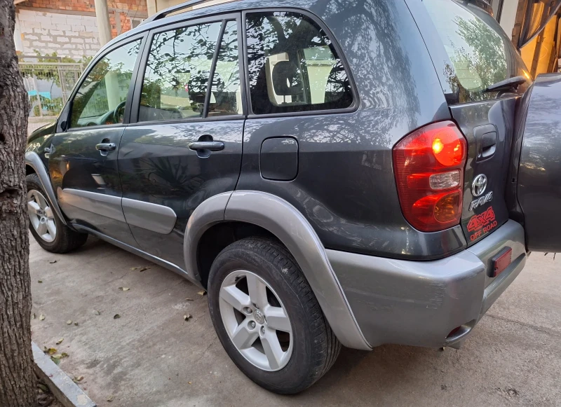 Toyota Rav4 2.0 D4D Face, снимка 11 - Автомобили и джипове - 47683854