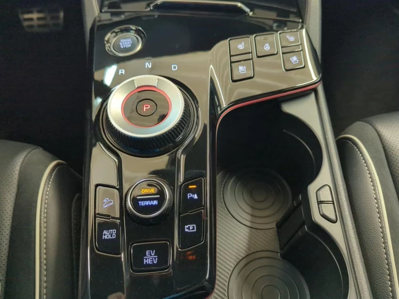 Kia Sportage 1.6T/PHEV/265HP/GT-LINE/AWD/360/AMBI/KLESS/732f, снимка 13 - Автомобили и джипове - 51670220