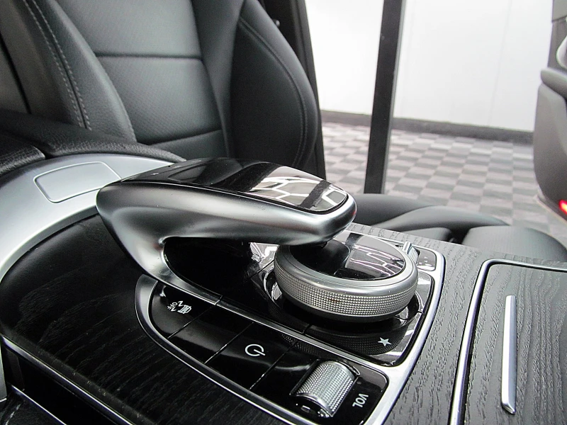 Mercedes-Benz GLC 220 KUPE/AMG/KeylessGo/4-Matic/KAMERA/СОБСТВЕН ЛИЗИНГ, снимка 11 - Автомобили и джипове - 51746640