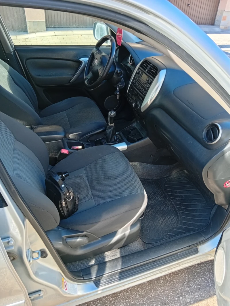 Toyota Rav4, снимка 8 - Автомобили и джипове - 52929050