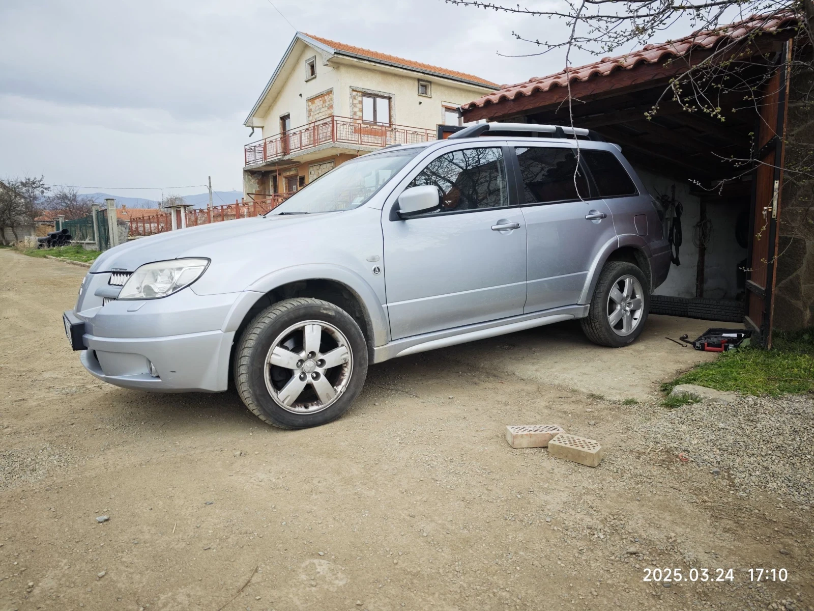 Mitsubishi Outlander Dakar 2.4 Автомат газ-течна фаза | Mobile.bg — изображение 1