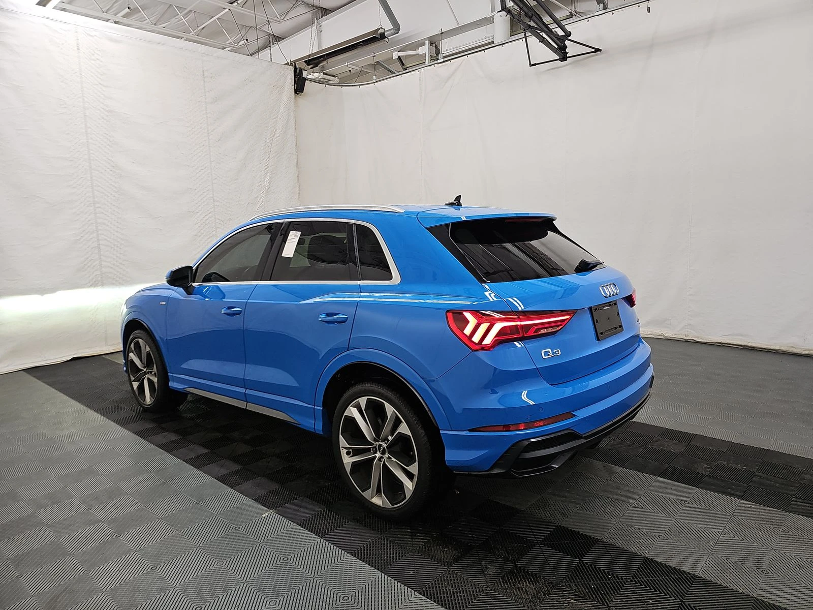 Audi Q3 PREMIUM PLUS S LINE/RECARO/ПАНО/ПОДГРЕВИ/DIGITAL - изображение 4