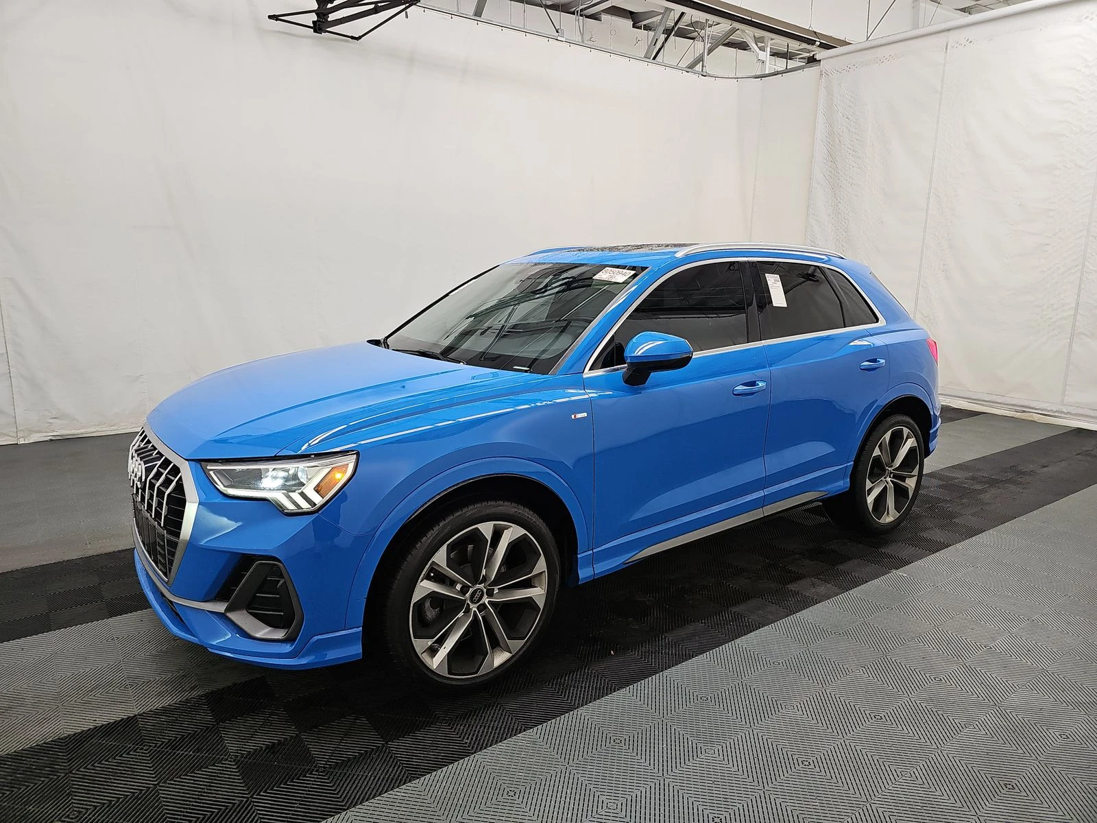 Audi Q3 PREMIUM PLUS S LINE/RECARO/ПАНО/ПОДГРЕВИ/DIGITAL - изображение 3
