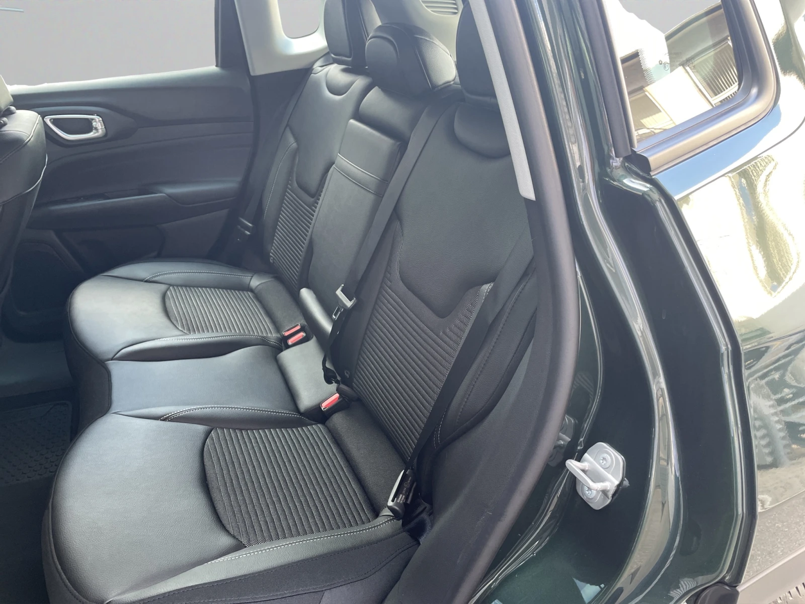 Jeep Compass ALTITUDE 1.5 e-Hybrid 48V 130HP 7-DCT - изображение 10