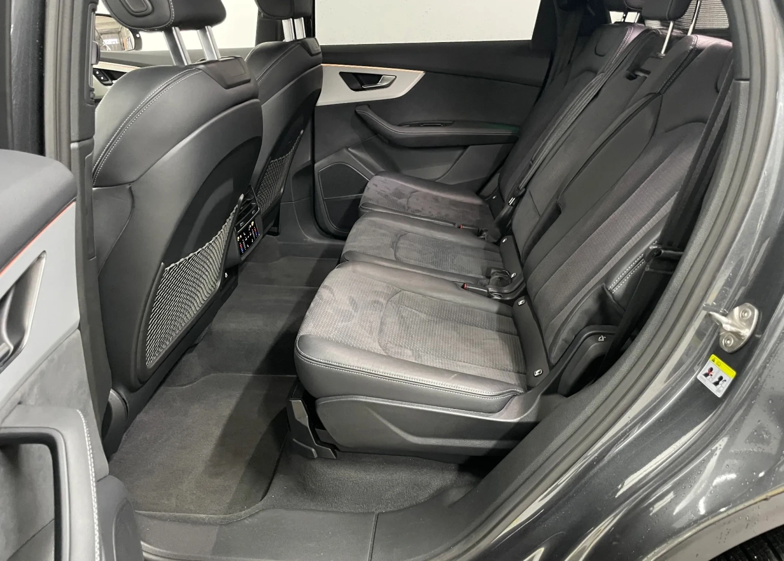 Audi Q7 55TFSI Quattro S-Line - изображение 8