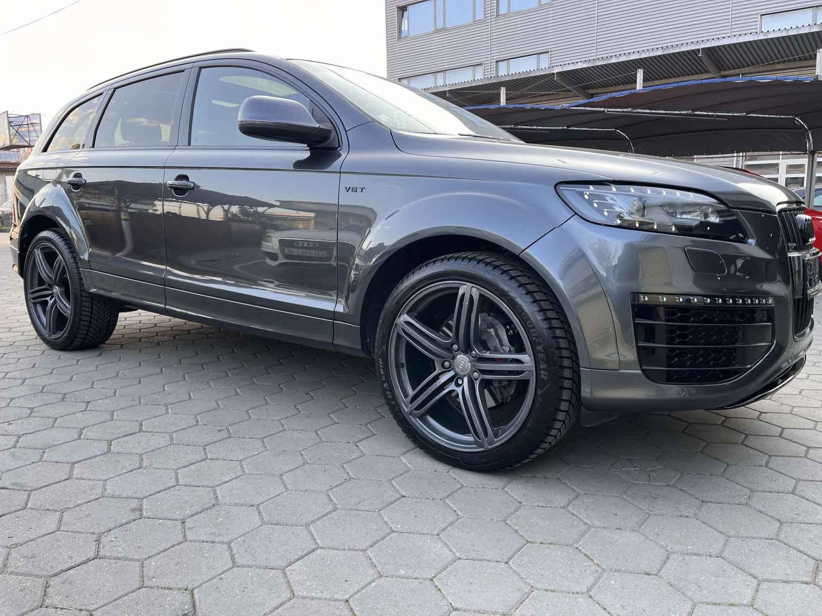 Audi Q7 W12/3.0d/8g/FULL PACKET/ПАНО+ КАМЕРА+ 7 места, снимка 2 - Автомобили и джипове - 53864110
