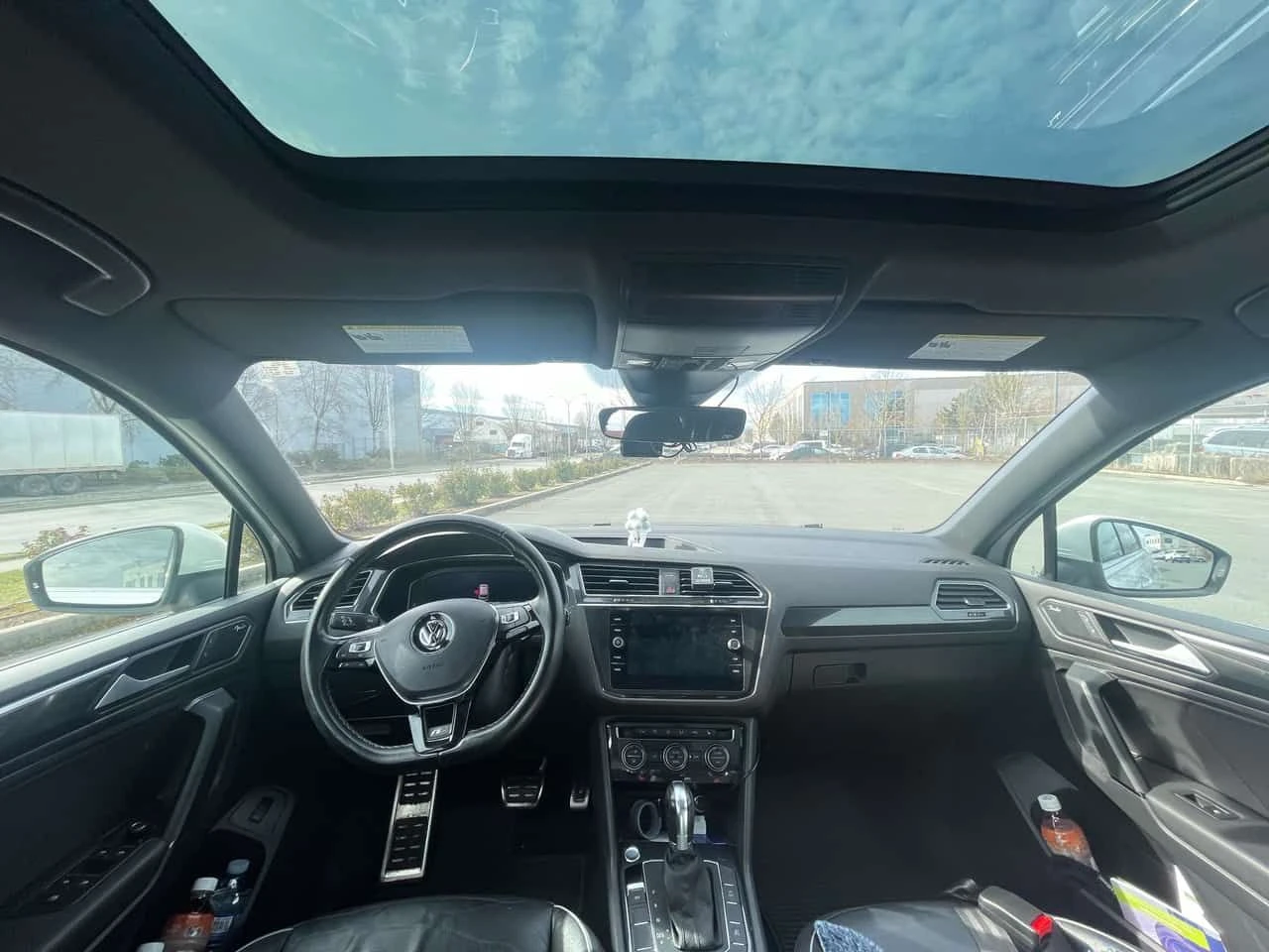 VW Tiguan * Highline * PANO* KEYLESS* ПОДГРЕВ* , снимка 11 - Автомобили и джипове - 54061087