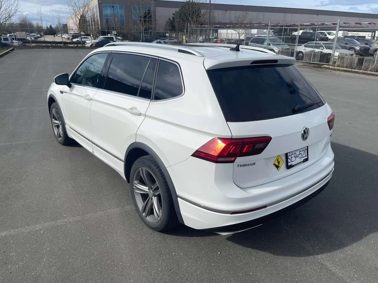 VW Tiguan * Highline * PANO* KEYLESS* ПОДГРЕВ* , снимка 13 - Автомобили и джипове - 54061087