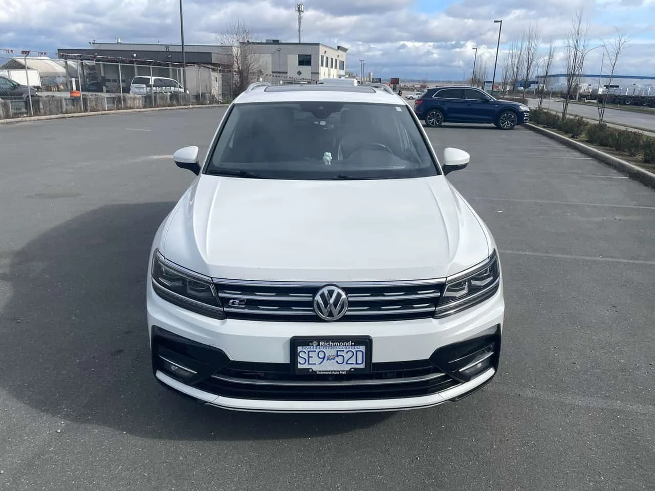 VW Tiguan * Highline * PANO* KEYLESS* ПОДГРЕВ* , снимка 6 - Автомобили и джипове - 54061087