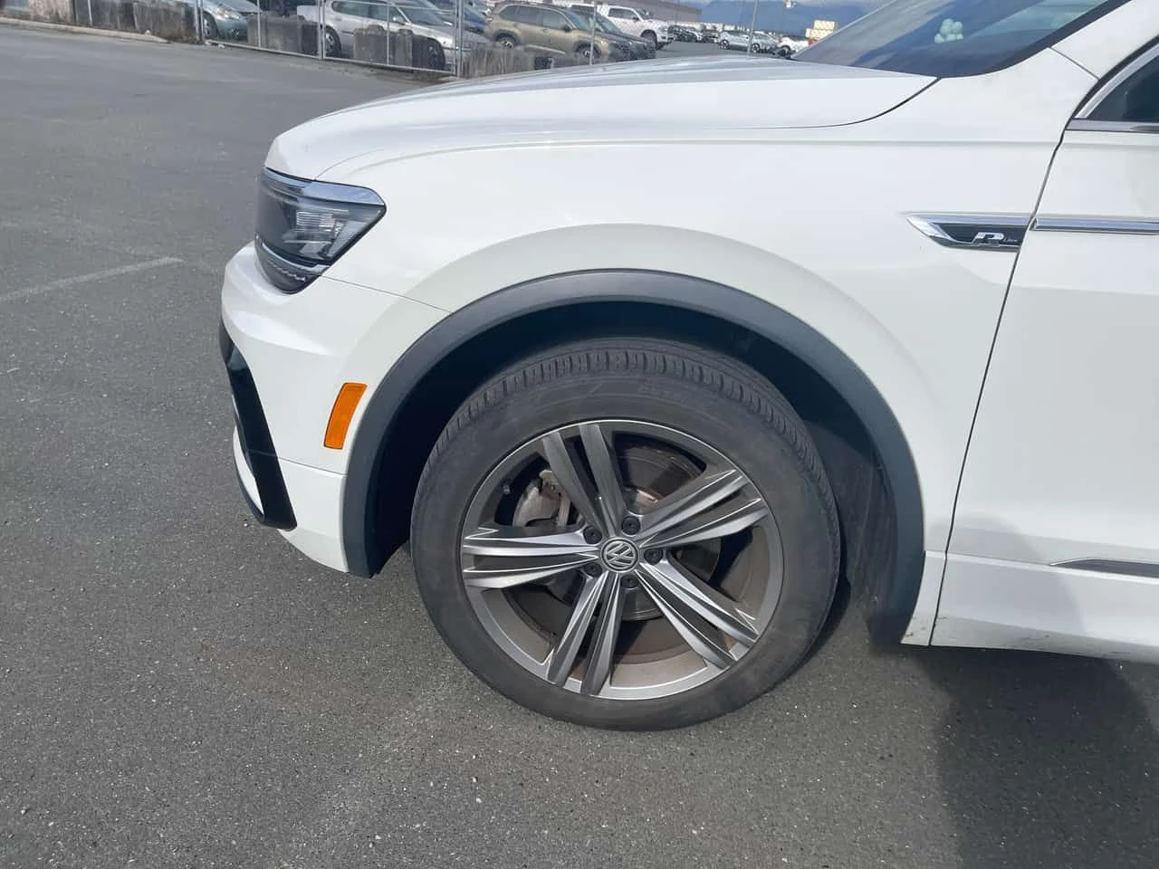 VW Tiguan * Highline * PANO* KEYLESS* ПОДГРЕВ* , снимка 7 - Автомобили и джипове - 54061087