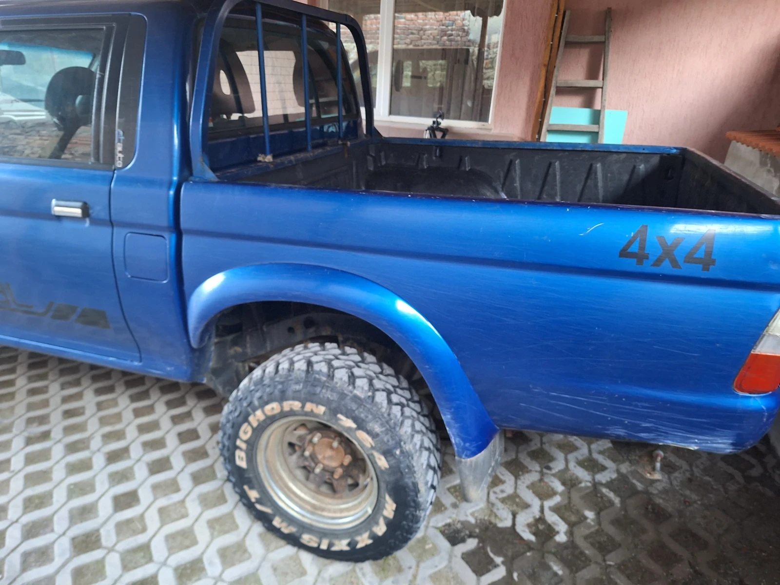 Mitsubishi L200 Мотора е за ремонт, снимка 3 - Автомобили и джипове - 54161135