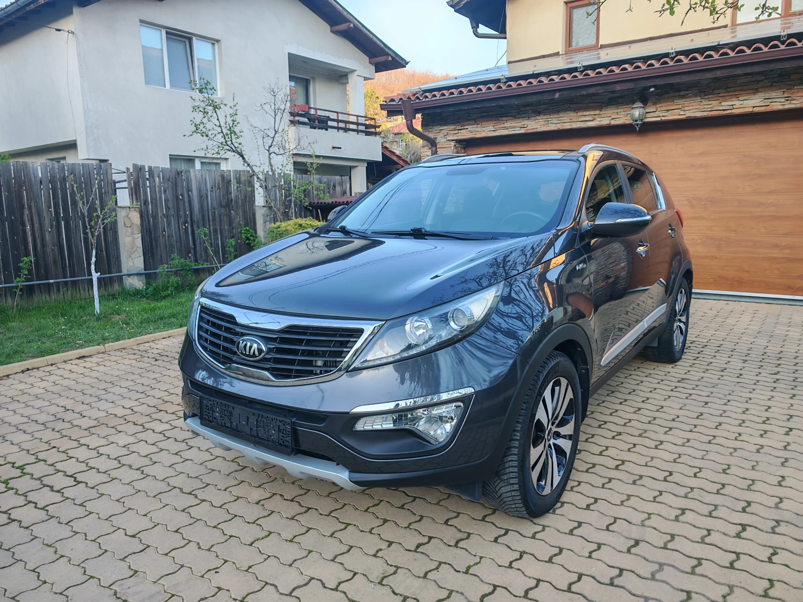 Kia Sportage 2.0CRDI-4x4-КОЖА-НАВИГАЦИЯ-