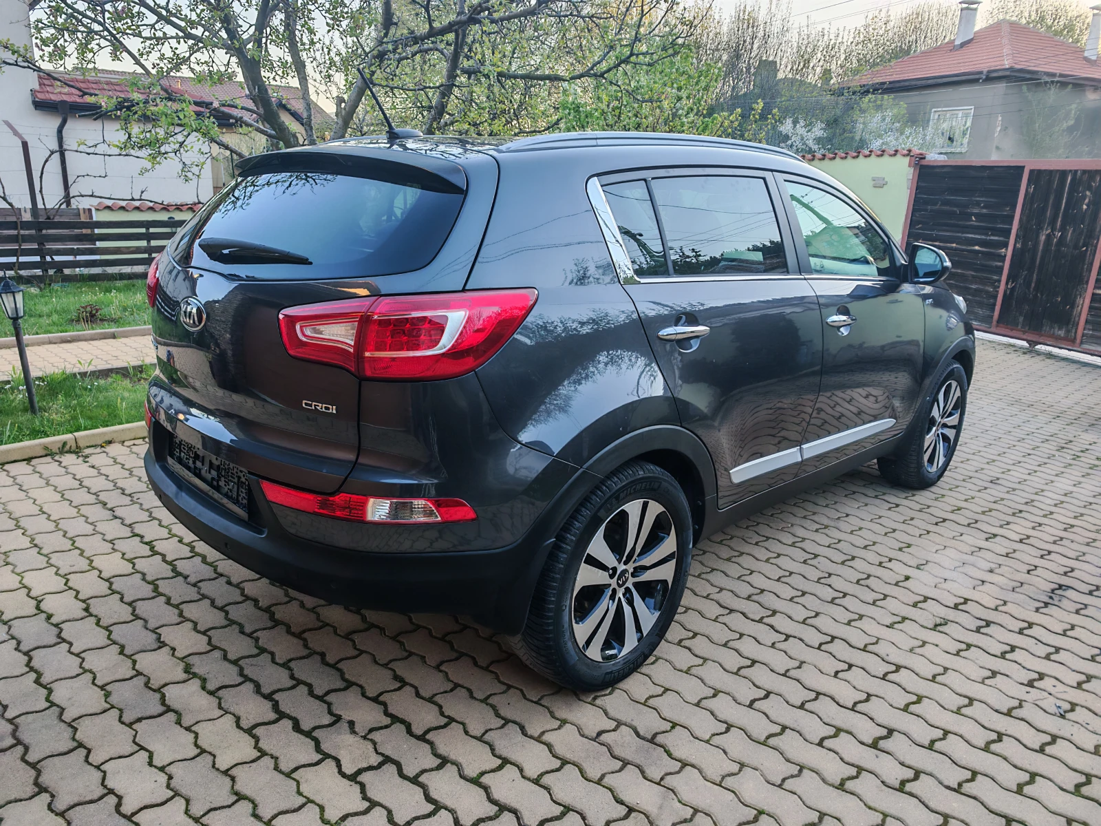 Kia Sportage 2.0CRDI-4x4-����-���������- | Mobile.bg � ����������� 4