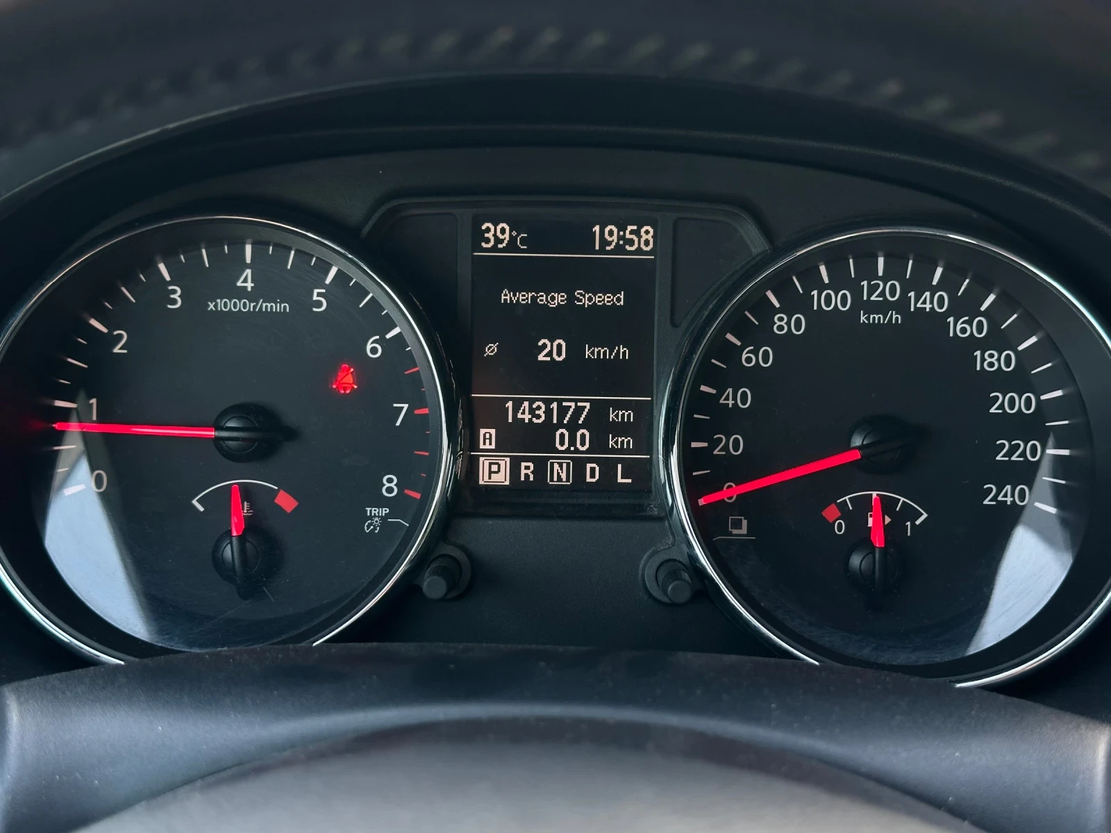 Nissan Qashqai Бензин Автоматик Фейслифт 143хКм Един Собственик, снимка 13 - Автомобили и джипове - 55093152