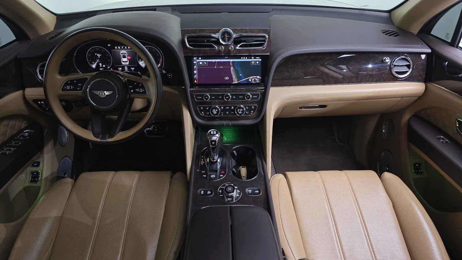 Bentley Bentayga 4.0 V8* ЛЮК* ОБДУХВАНЕ* МАСАЖ* HUD* 360* КРАЙНА ЦЕ, снимка 7 - Автомобили и джипове - 55336478