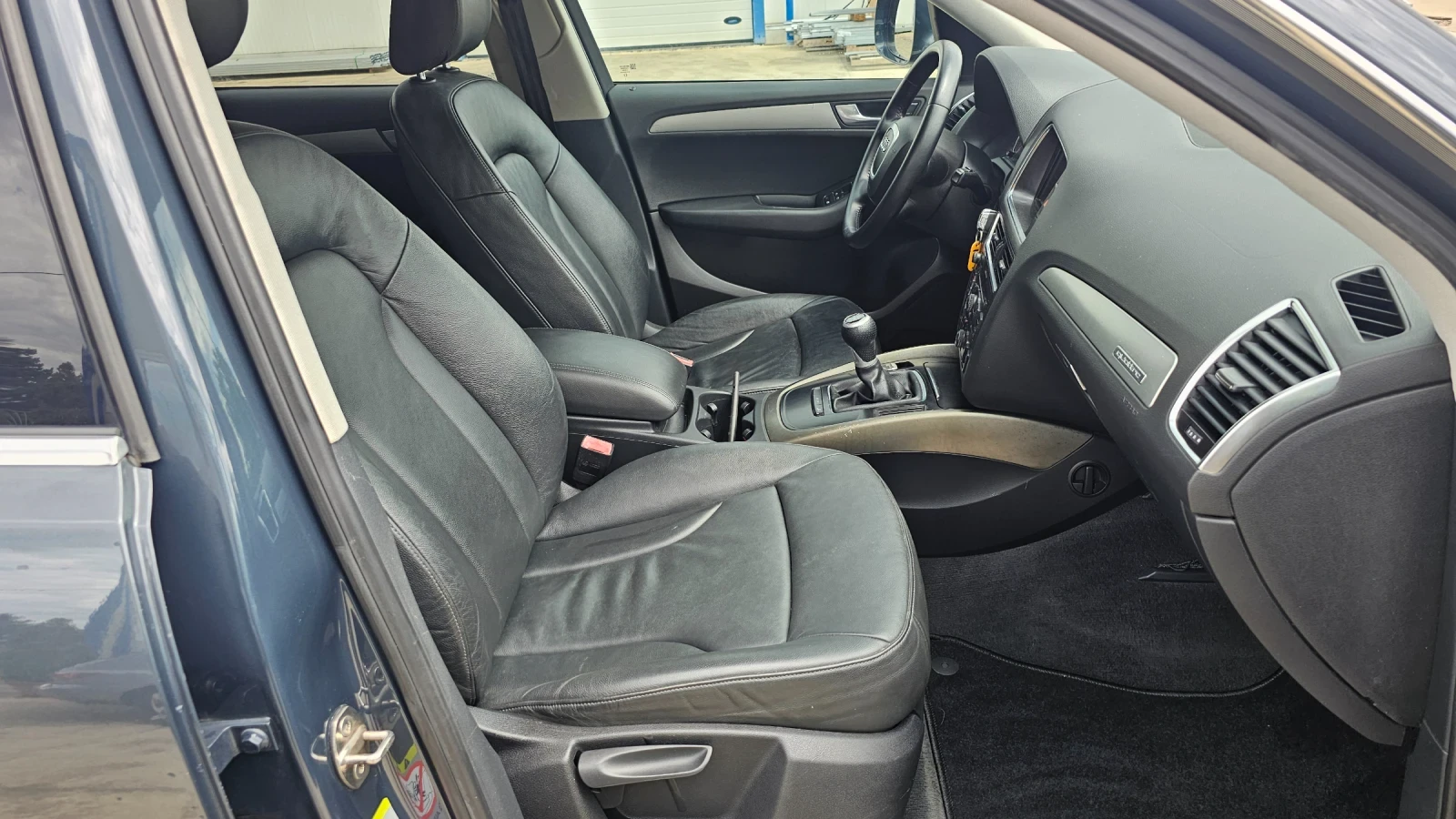 Audi Q5 2.0 TDi 170к.с 4х4 ТОП, снимка 9 - Автомобили и джипове - 55398587