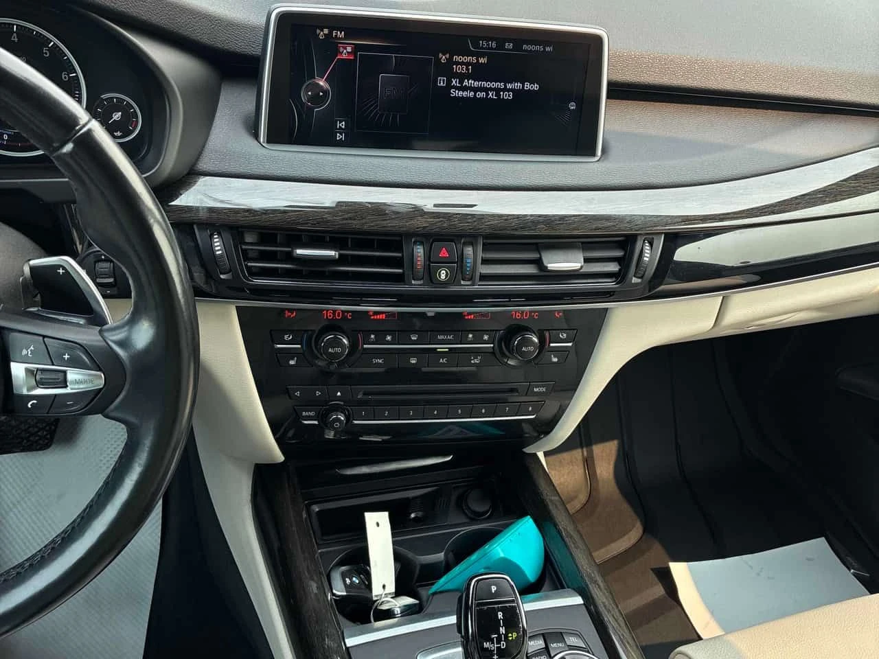 BMW X5 М ПАКЕТ/xDrive35i/CARFAX/БЯЛ САЛОН/+ ГУМИ/КЛИП, снимка 9 - Автомобили и джипове - 55417572