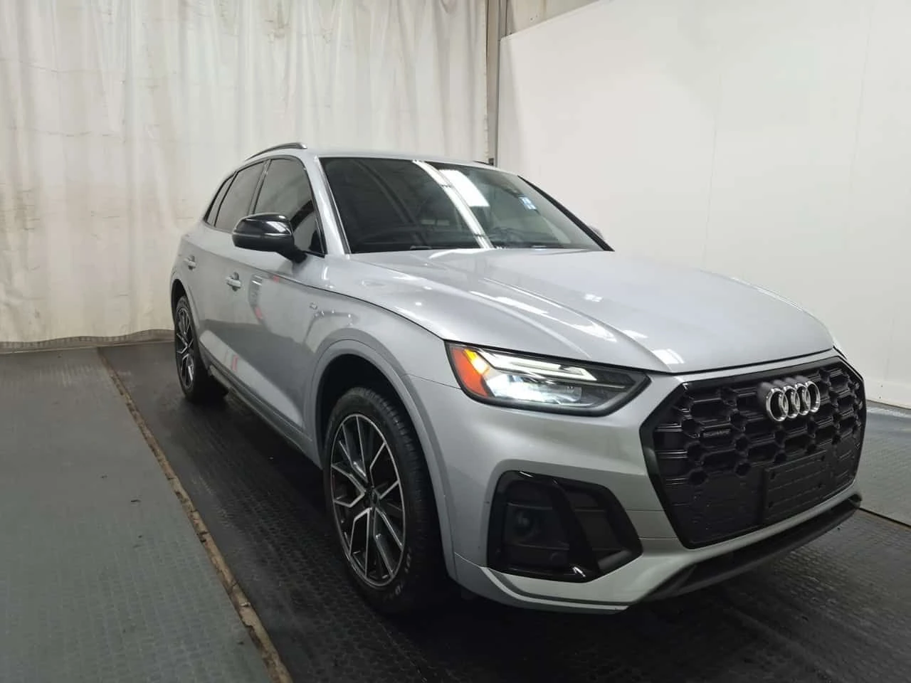 Audi Q5 * PROGRESSIV * CARFAX * ЦЕНА ДО БГ, снимка 2 - Автомобили и джипове - 55492102