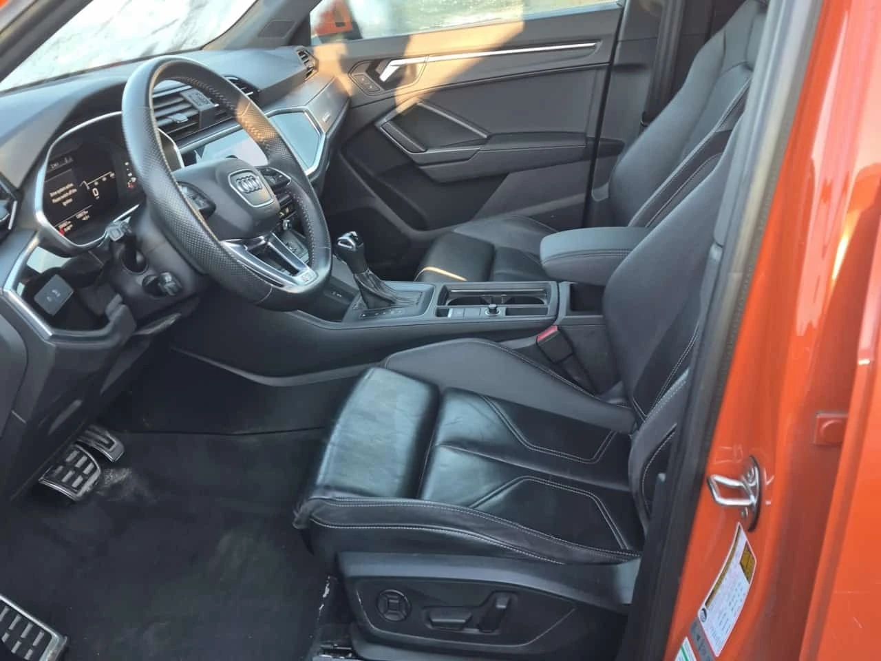 Audi Q3 * 45 Tfsi Quattro Progressiv * CARFAX * , снимка 3 - Автомобили и джипове - 56654898