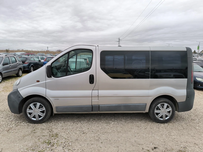 Opel Vivaro 2.5TD, снимка 6 - Бусове и автобуси - 47850749