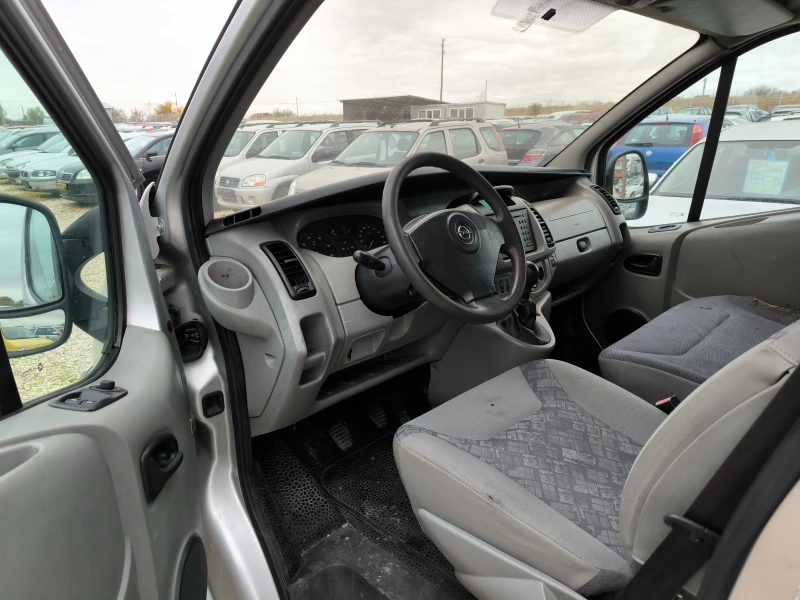 Opel Vivaro 2.5TD, снимка 7 - Бусове и автобуси - 47850749