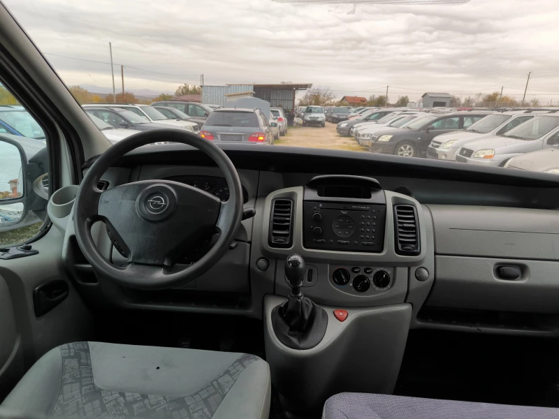 Opel Vivaro 2.5TD, снимка 9 - Бусове и автобуси - 47850749