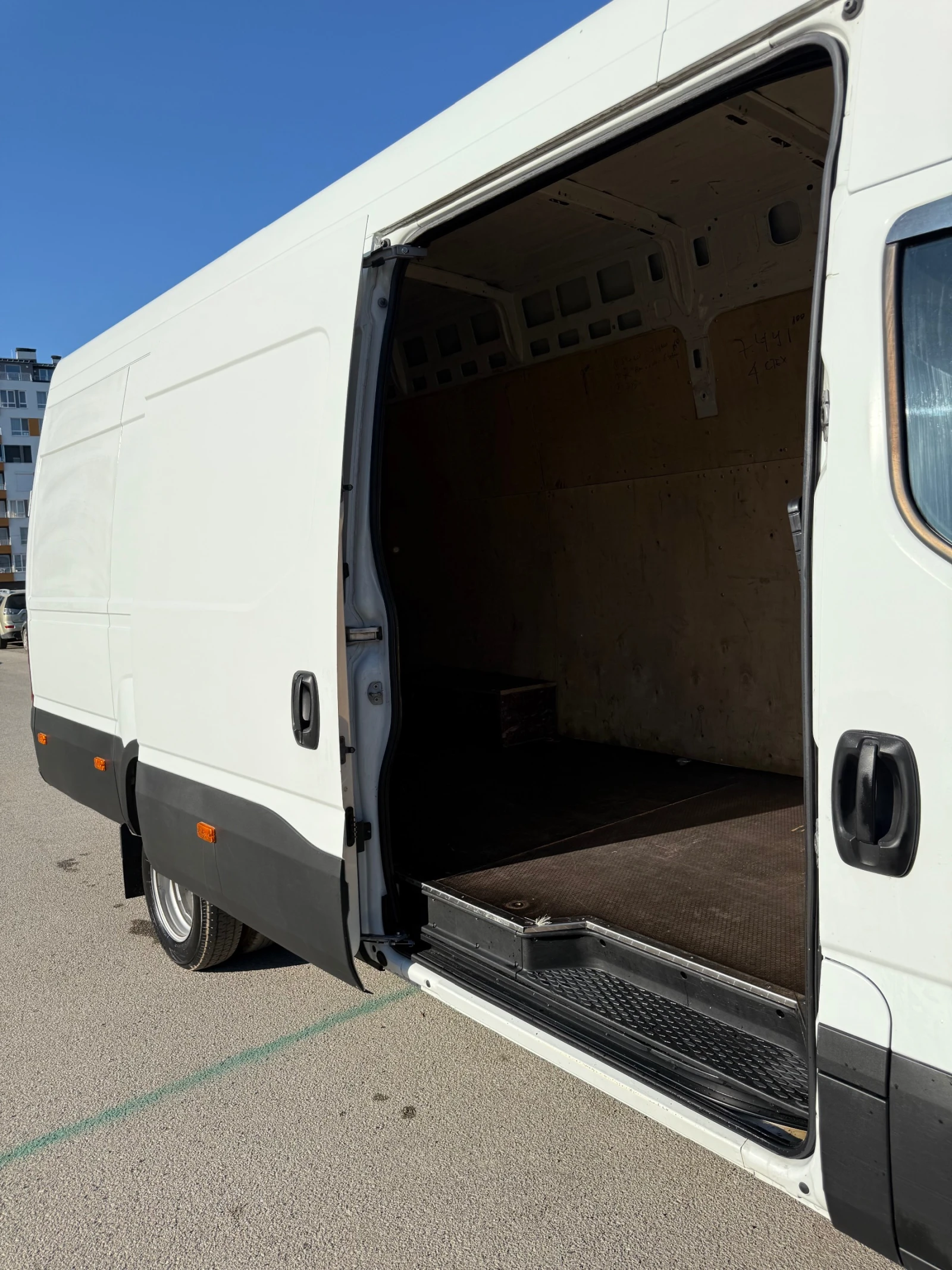 Iveco Daily Макси двойна гума - изображение 10