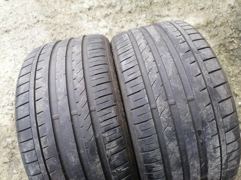 Гуми Летни 265/35R19, снимка 2 - Гуми и джанти - 31187415