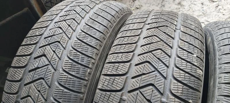 Гуми Зимни 245/65R17, снимка 2 - Гуми и джанти - 35129777