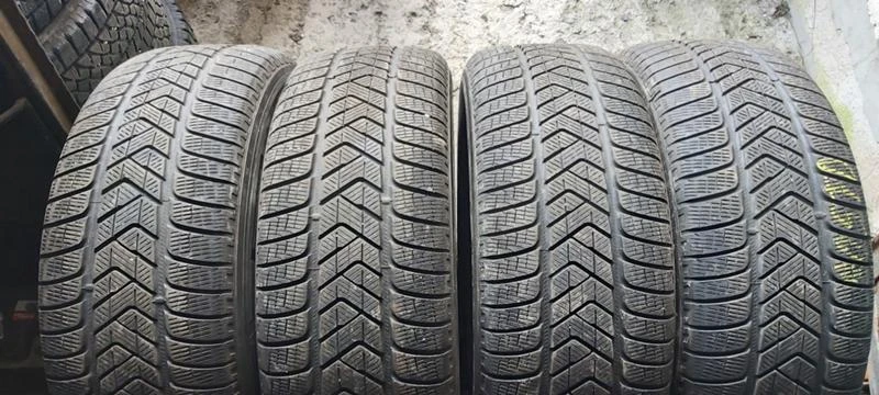 Гуми Зимни 245/65R17, снимка 1 - Гуми и джанти - 35129777