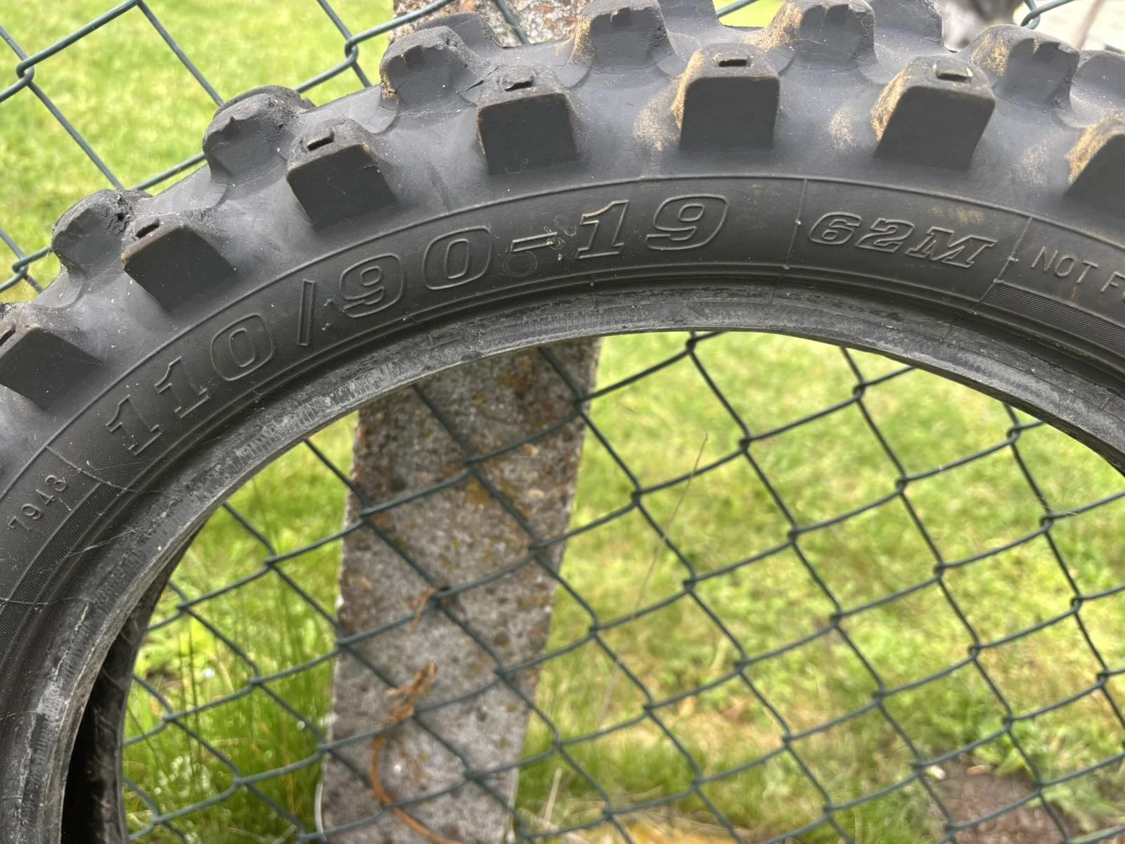 Гуми, снимка 2 - Гуми и джанти - 53848276