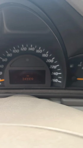 Mercedes-Benz C 220 2.2cdi, снимка 12