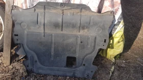 Ford Mondeo 2.0TDCI Кора под мотора, снимка 1