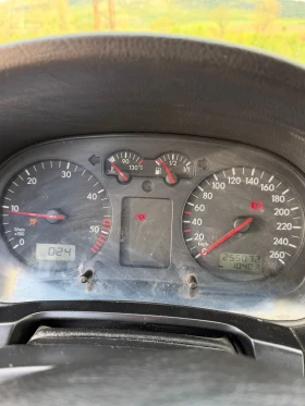 VW Golf 1.9 TDI 101 к.с 2005г НОВ ВНОС, снимка 12