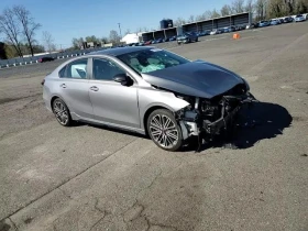 ������ Kia Forte