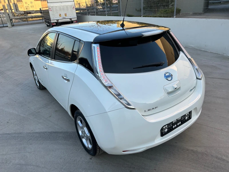 Nissan Leaf  3БР. 30kW 109кс 2017г Face Lift Пробег 170км, снимка 5 - Автомобили и джипове - 44350209