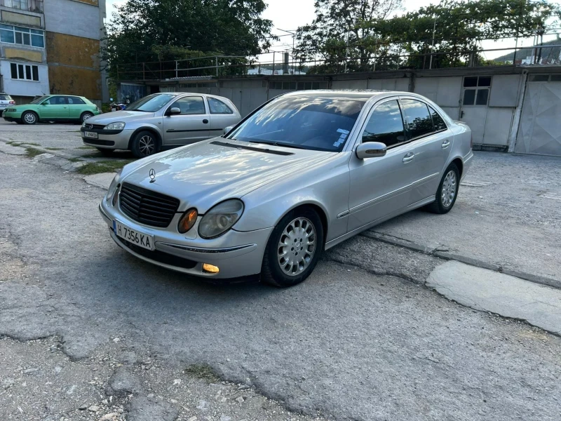 Mercedes-Benz E 270  2.7 CDI, снимка 2 - Автомобили и джипове - 48096774