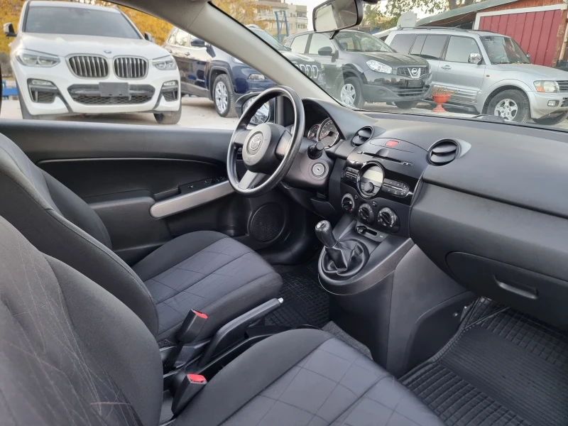 Mazda 2 1.3I, снимка 15 - Автомобили и джипове - 47832958