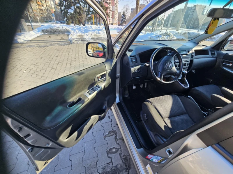 Toyota Verso, снимка 9 - Автомобили и джипове - 49261374