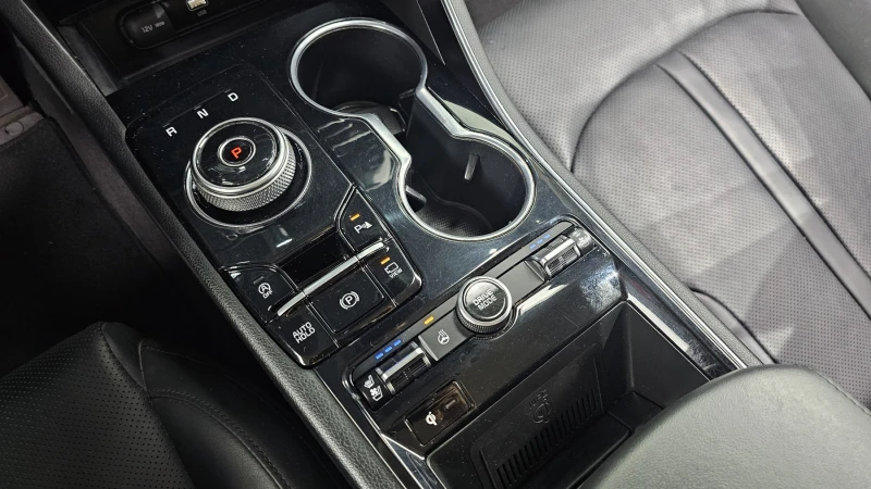 Kia K5 2.0 NOBLESSE, снимка 8 - Автомобили и джипове - 52559249