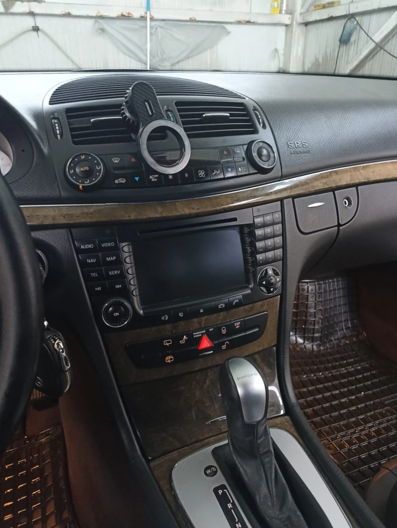 Mercedes-Benz E 270 AVANGARD, снимка 6 - Автомобили и джипове - 52617804